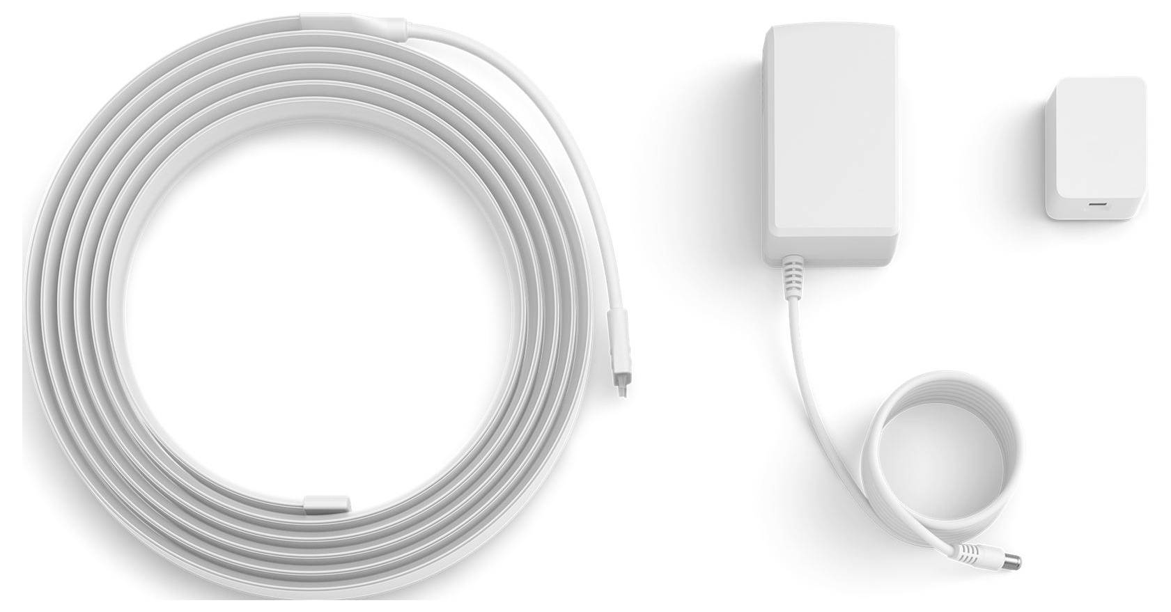 Koaxialkabel mit einem 25 Fuß langen weißen Draht, einem abnehmbaren Power Injector und einem USB-Stromadapter.