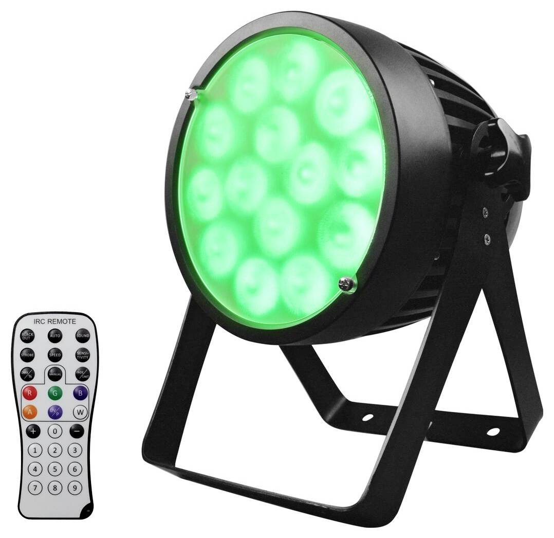 Ein rundes LED-Bühnenlicht mit grüner Beleuchtung, das auf einem Ständer ruht, und eine dazugehörige Fernbedienung mit mehreren Tasten.