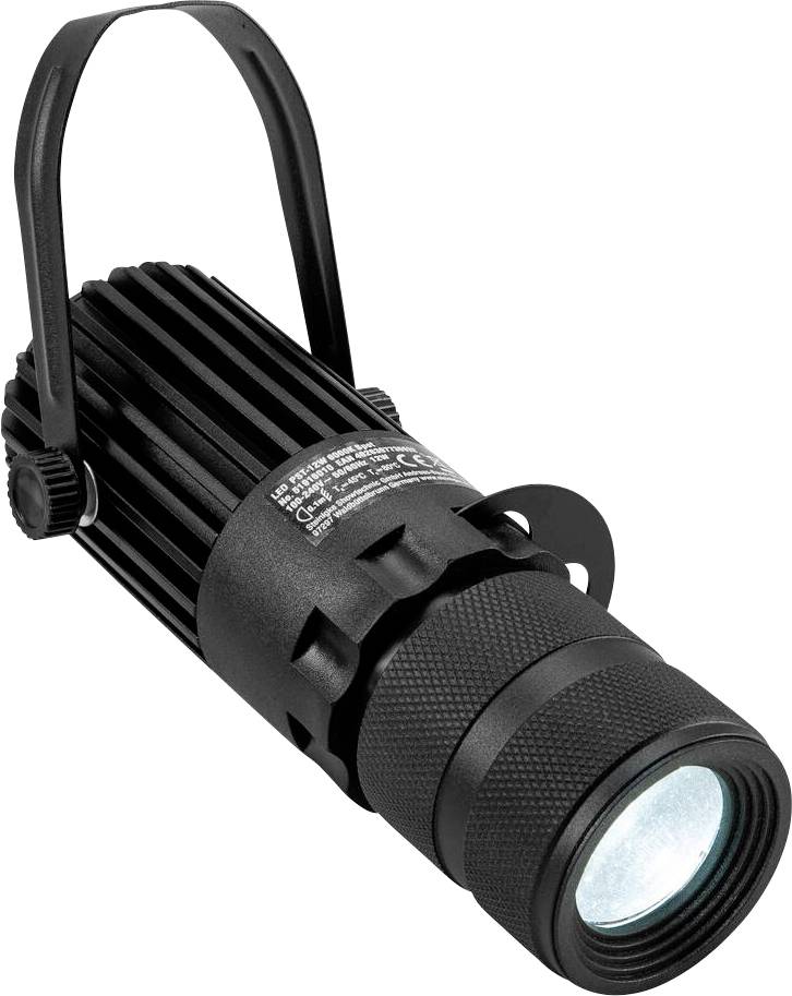Ein schwarzer LED-Scheinwerfer mit belüftetem Design und verstellbarem Griff, der für fokussierte Beleuchtung in Theater- oder Fotografie-Anwendungen verwendet wird.