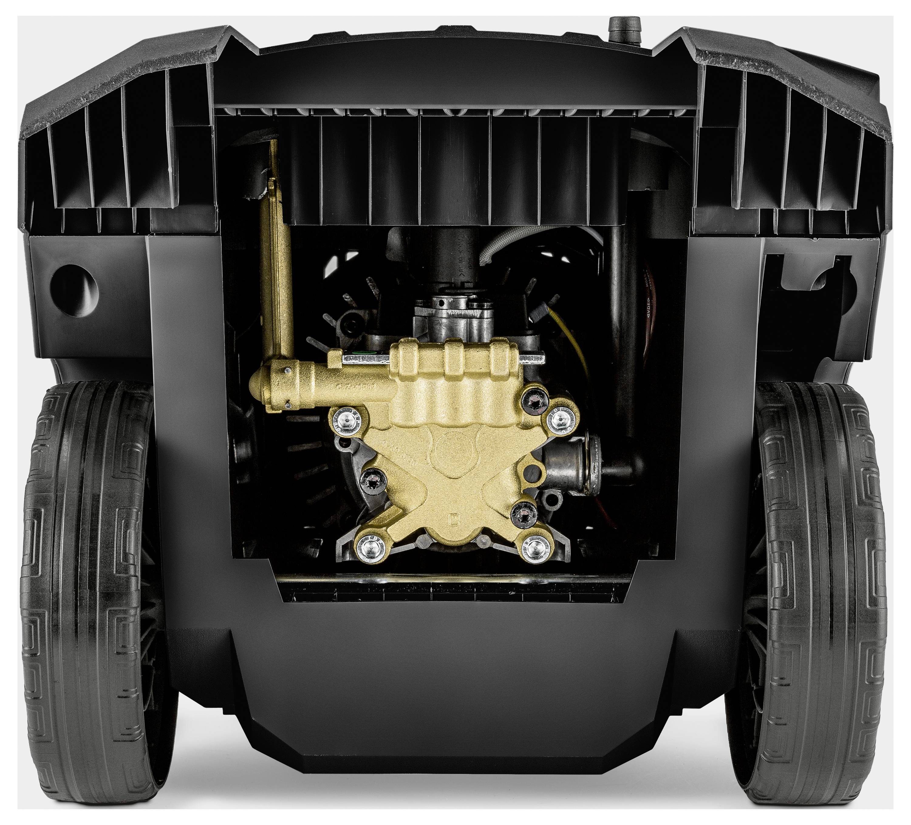 Eine Nahaufnahme des internen Mechanismus eines Hochdruckreinigers, die seine Messingpumpe und die umgebenden Komponenten innerhalb eines schwarzen Gehäuses zeigt.