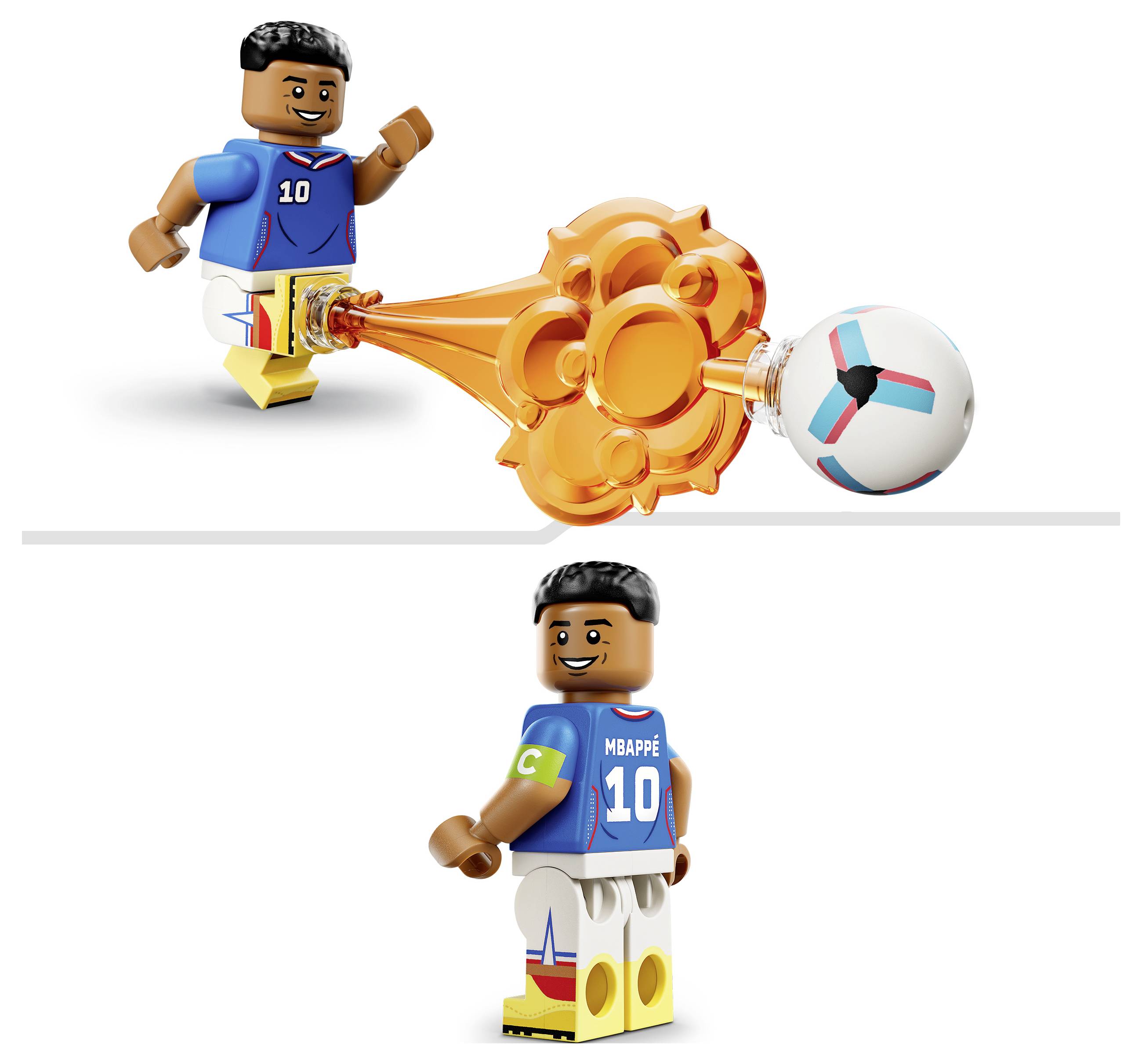 Zwei LEGO-ähnliche Fußballerspieler-Figuren, eine tritt einen leuchtenden orangefarbenen Ball zu einem weißen Ball, und eine weitere Figur steht darunter und trägt ein Trikot mit der Aufschrift 