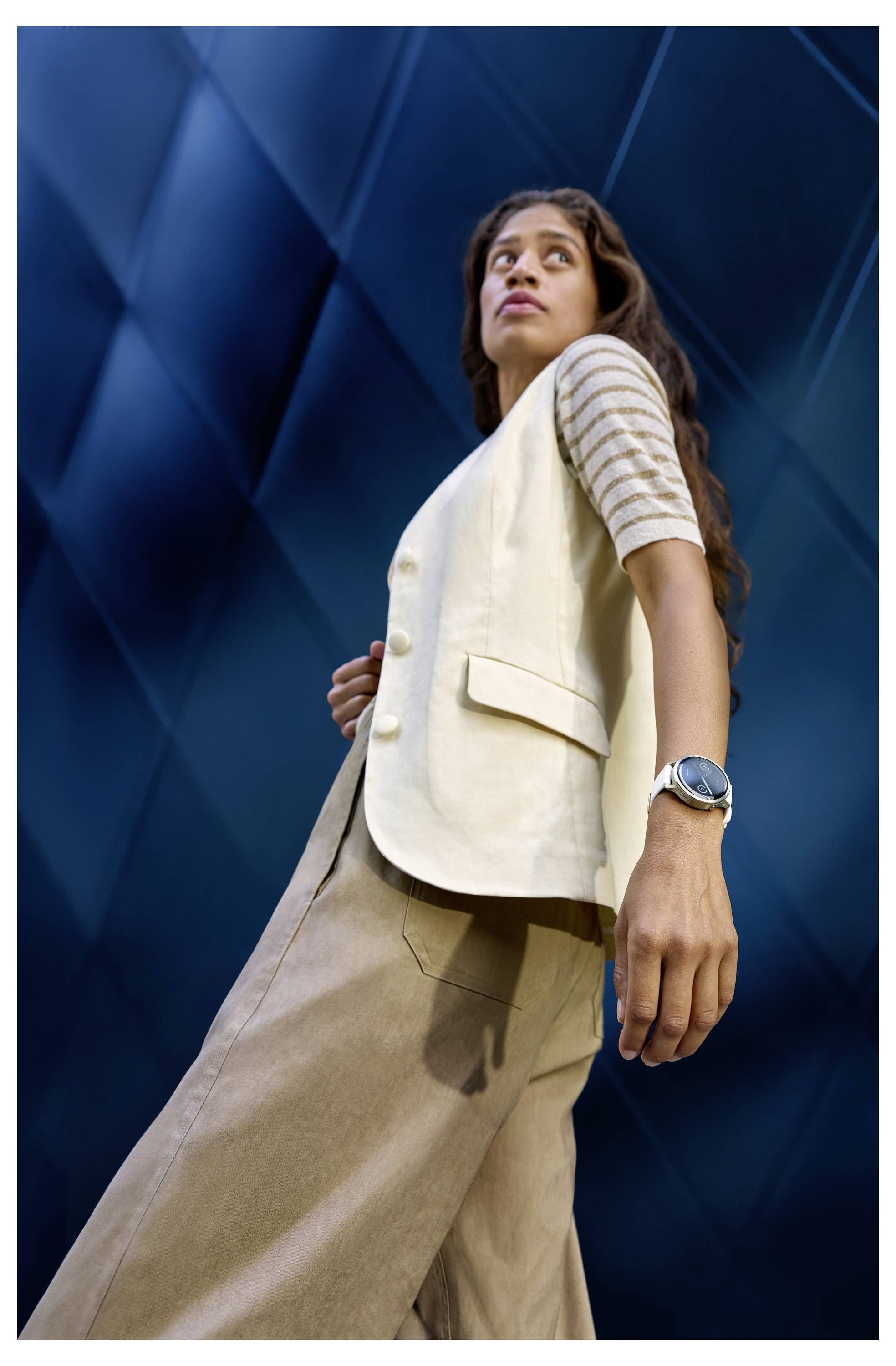 Garmin VENU® 4 Smartwatch Zitrone