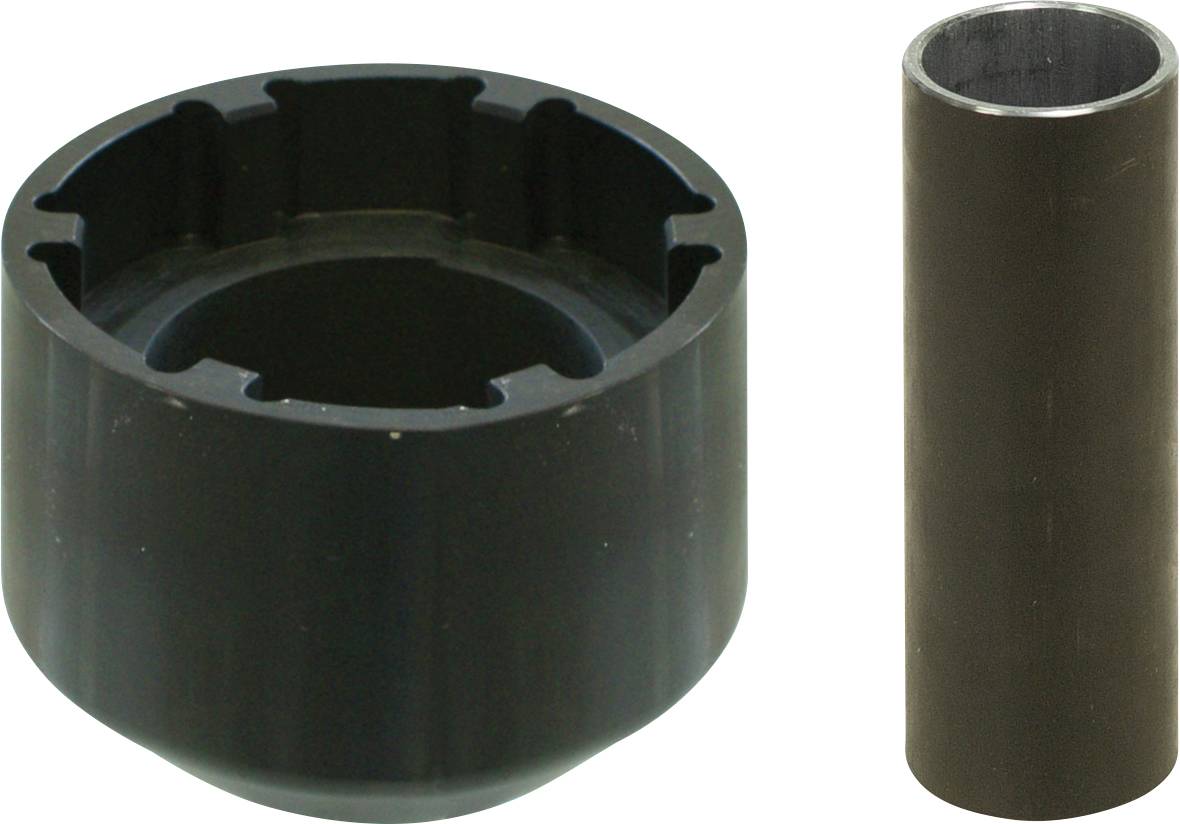 Ein zylindrisches Werkzeug neben einem Kreisschraub-Schlüsseladapter, beide metallisch und industriell, verwendet für mechanische Anwendungen.