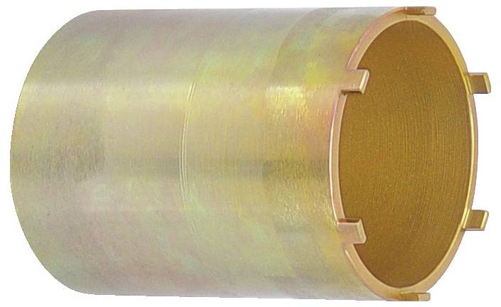 Eine schwarze Steckerleiste mit sechs europäischen Steckdosen und einem grünen Netzschalter.