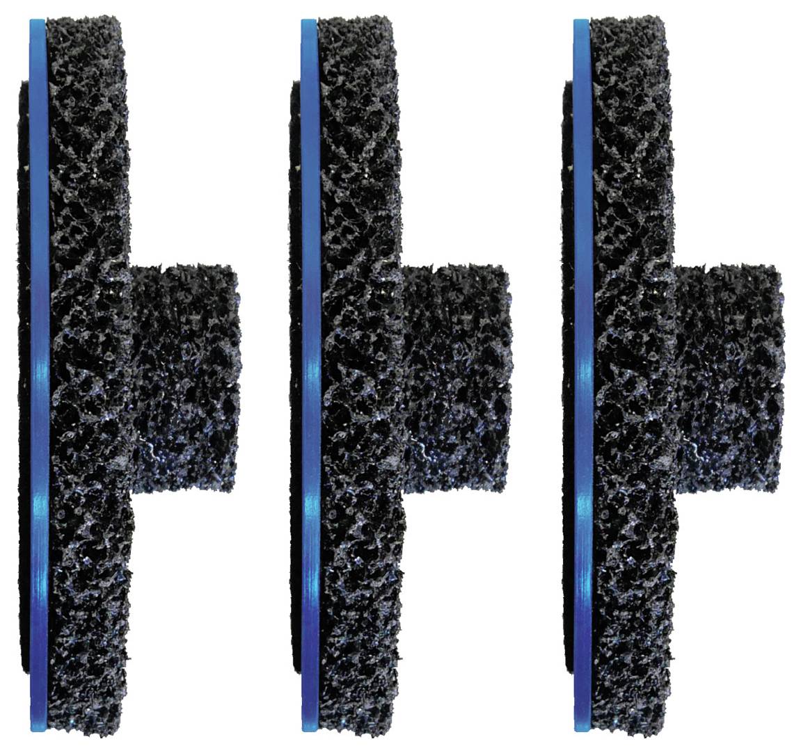 Ein blauer Ölfilter mit schwarzer Befestigungshalterung, mit Text in mehreren Sprachen, der Drehmomentangaben und eine Teilenummer anzeigt.