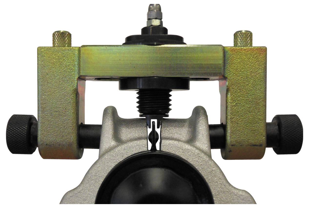 Bremssat­tel­kolben-Rückwärts­dreh­werk­zeug in Gebrauch.