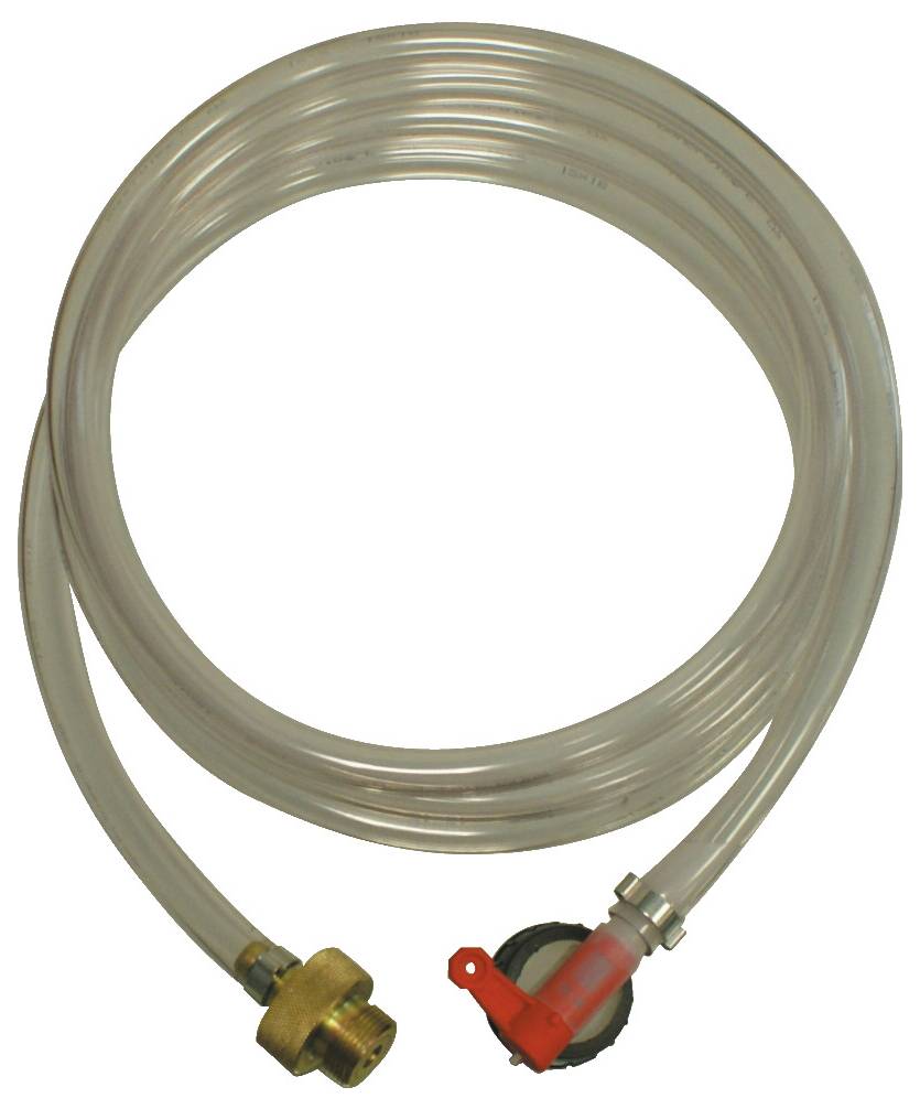 Ein aufgerollter transparenter Schlauch mit Messingverschraubungen an einem Ende und einem Absperrhahn am anderen Ende, verwendet zur Flüssigkeitsübertragung oder -ausgabe.