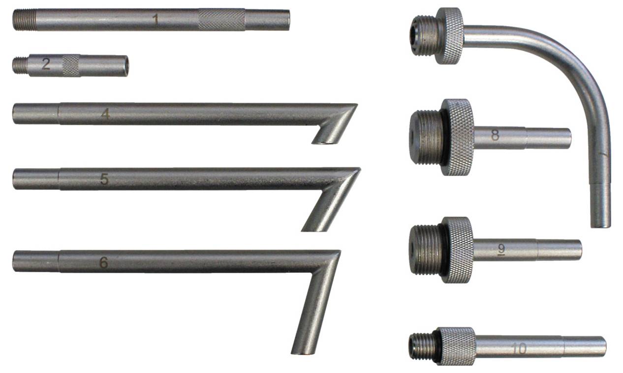 Metallische Düsen und Gewinde-Verschraubungen in zwei Spalten angeordnet; Größen reichen von klein bis groß mit unterschiedlichen Winkeln und Gewinden für industrielle Anwendung.