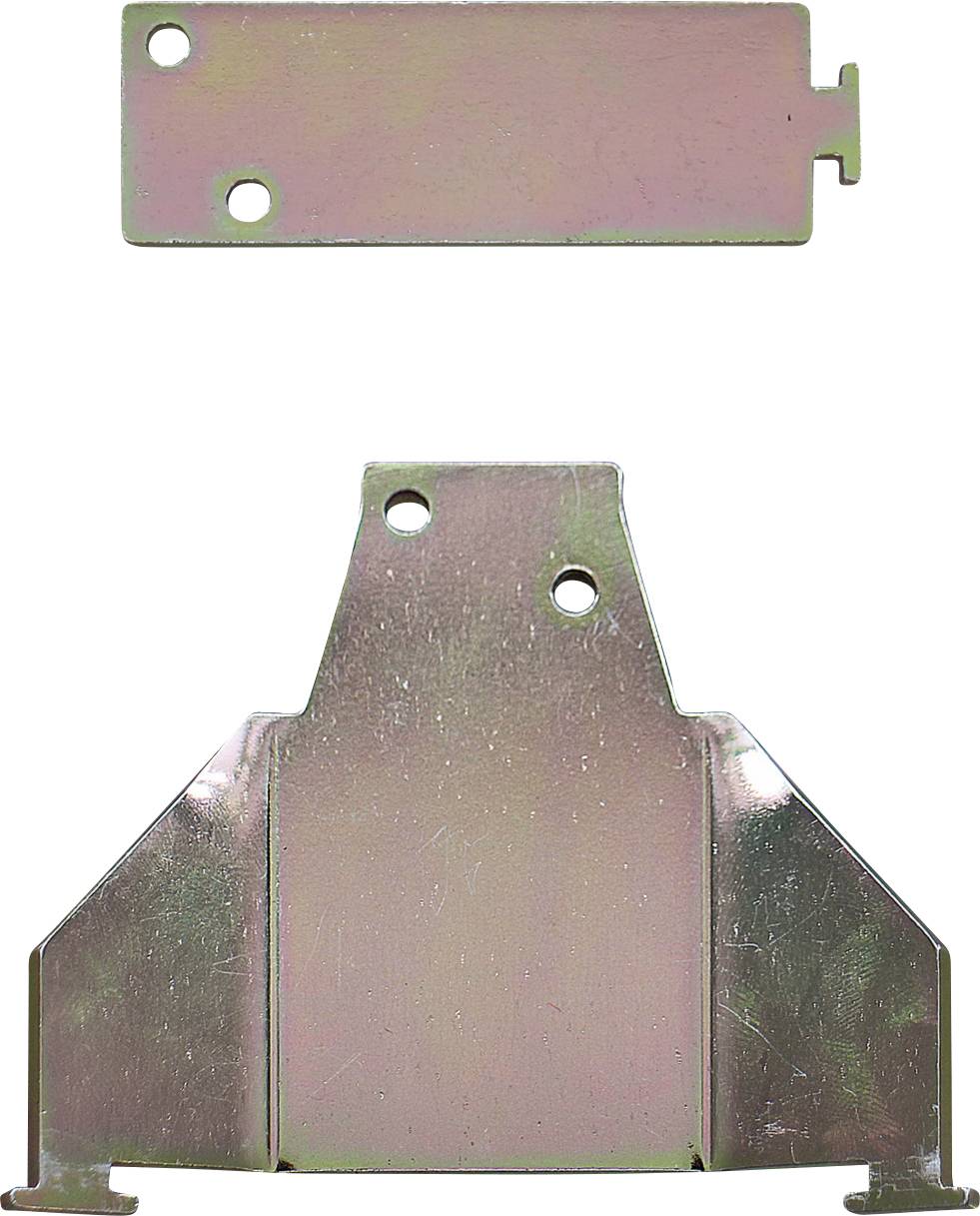 Zwei Metallklammern: Die obere ist klein und rechteckig mit Löchern, die untere ist größer und winkelig mit Löchern.