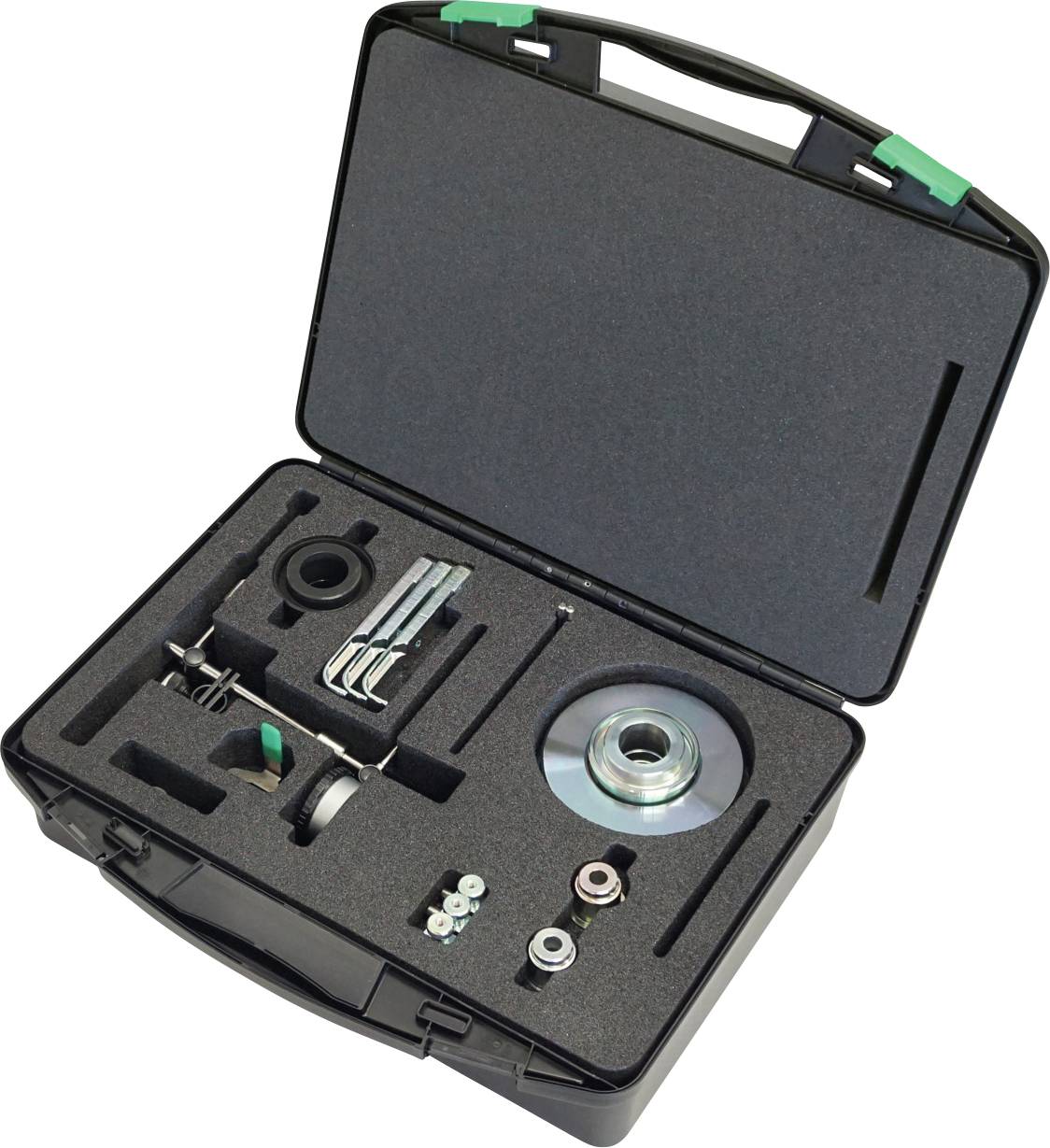 „Schwarzer Werkzeugkoffer offen, um verschiedene Autoteile zu zeigen, einschließlich einer Riemenrolle, Bolzen und spezialisierter Werkzeuge.