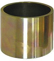 Eine zylindrische goldfarbene metallische Hülse mit glatter und glänzender Oberfläche, oben offen, die für mechanische oder industrielle Zwecke verwendet wird.