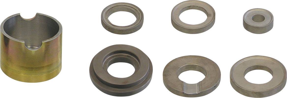 Metallbearbeitete Komponenten einschließlich Scheiben, Ringe und eines zylindrischen Teils sind in zwei Reihen angeordnet und zeigen verschiedene Formen und Größen.