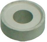 Eine metallische, flache, kreisförmige Buchse mit einem zentralen Loch, möglicherweise für mechanische oder elektrische Anwendungen verwendet.