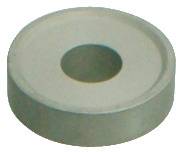 Eine kleine, runde, grau metallische Unterlegscheibe mit einem zentralen Loch, die in mechanischen oder Hardwareanwendungen verwendet wird.