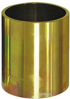 Eine aufrecht stehende zylindrische Metallhülse mit einer glänzenden, reflektierenden goldfarbenen Oberfläche.