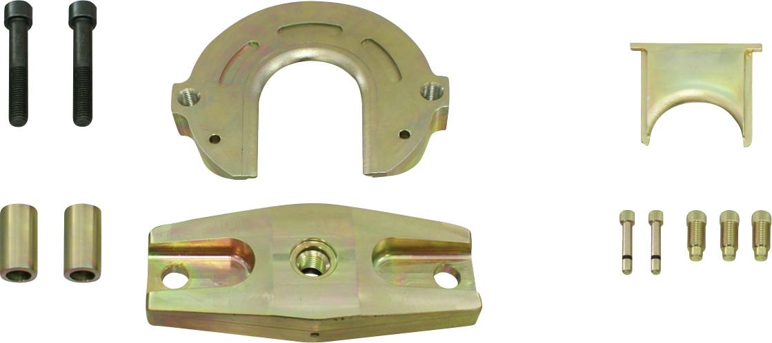 Ein Satz von Metallhardware-Komponenten einschließlich Bolzen, einer Montageklammer und Verbindern, auf einem einfachen Hintergrund angeordnet.