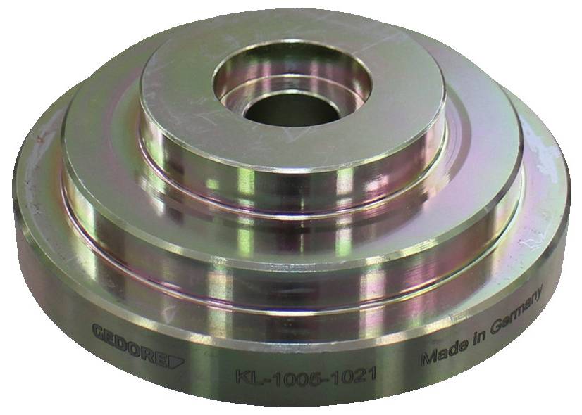 Ein Metallrad-Distanzring mit zehn gleichmäßig verteilten Löchern rund um ein größeres zentrales Loch, das in Automobilanwendungen verwendet wird.