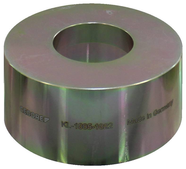 Ein metallisches zylindrisches Werkzeug mit einem zentralen Loch, eingraviert mit „GEDORE KL-1005-1022 Made in Germany.