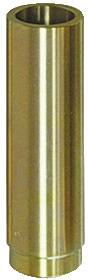 Ein messingzylindrischer Ventilführung, golden und glänzend, verwendet in Motorenkomponenten zum Ausrichten und Stützen von Ventilen.