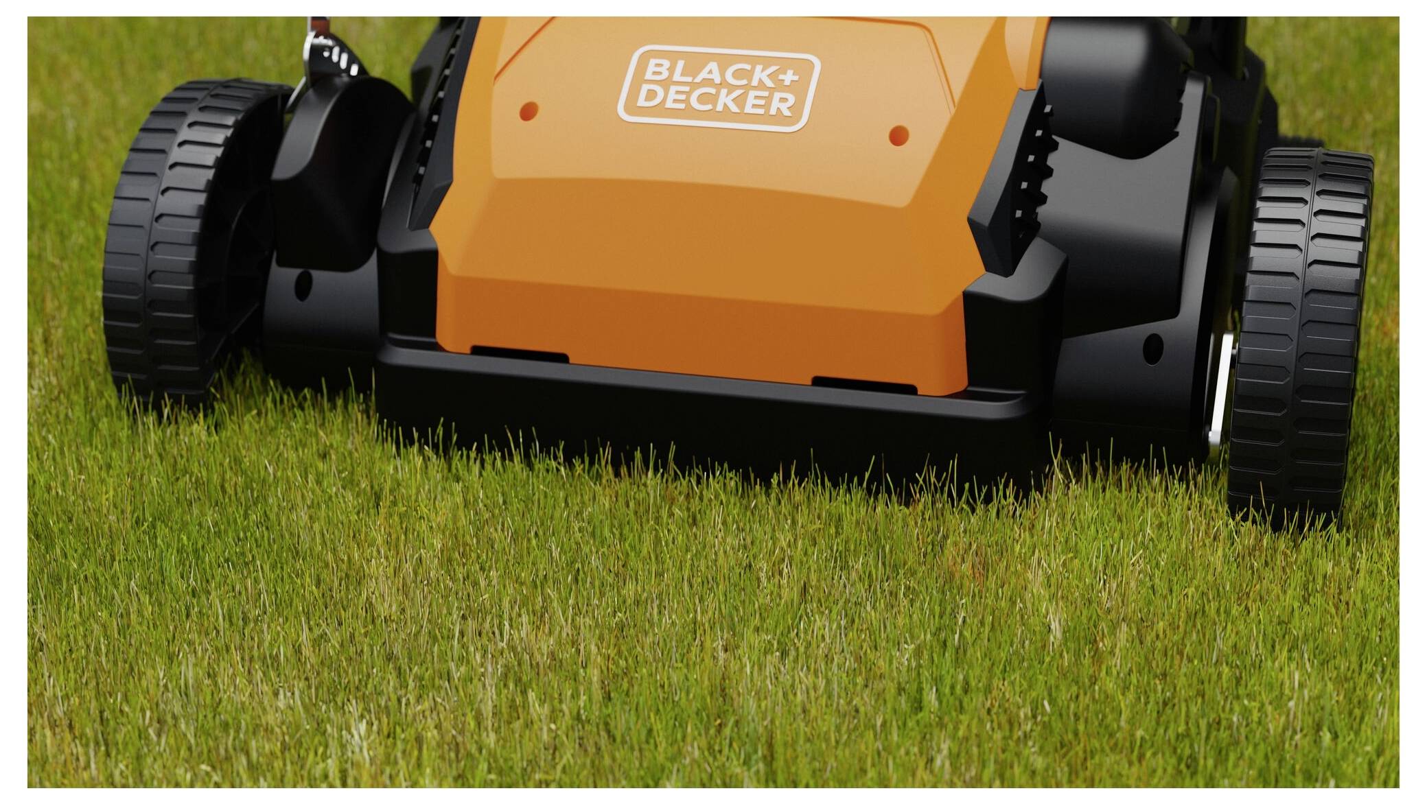 Ein leuchtend orangefarbener Rasenmäher auf grünem Rasen, auf dem die Marke „BLACK+DECKER
