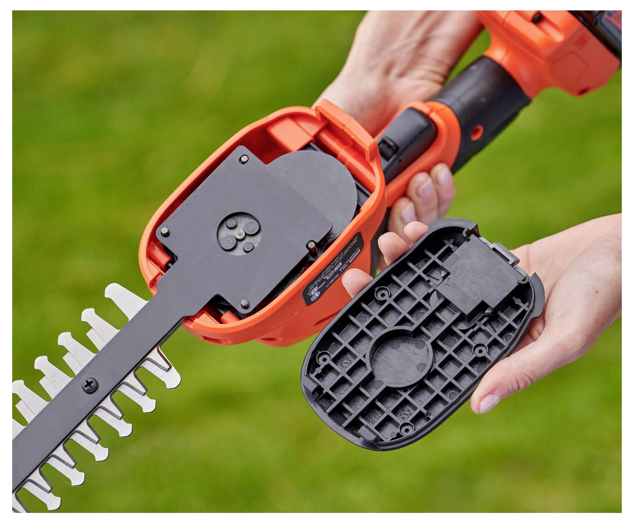 Black & Decker BCSS18B-XJ Akku Akku-Gartenschere Li-Ion