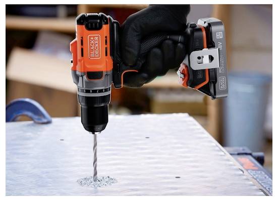 Black & Decker BCD382D2XK-QW Akku-Bohrschrauber 18 V 2.0 Ah Li-Ion inkl. 2. Akku, inkl. Ladegerät