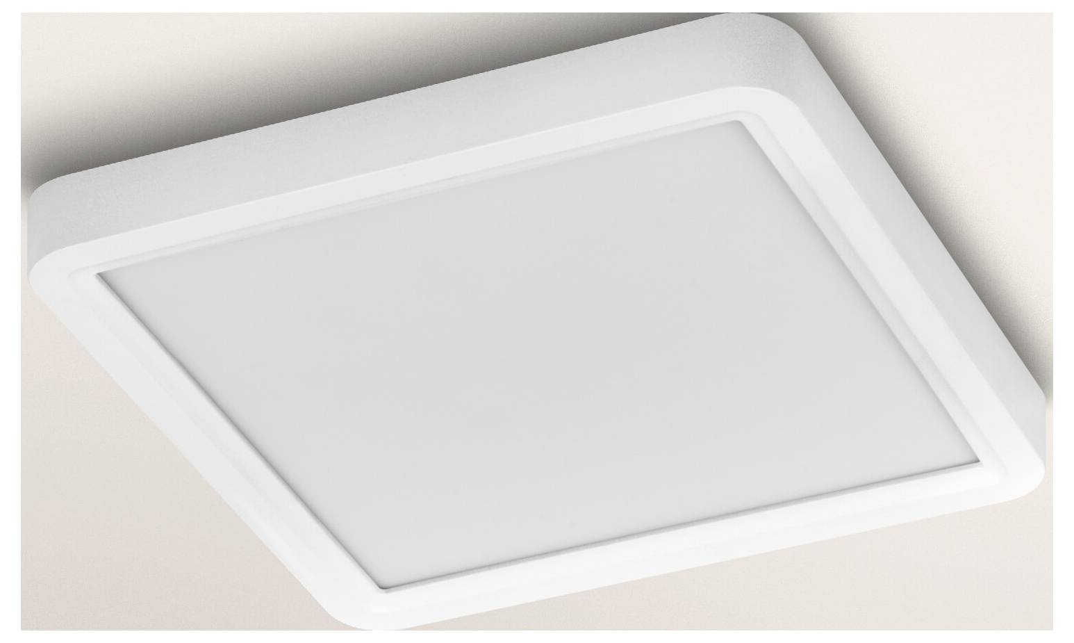 Eine quadratische, weiße Deckenleuchte mit minimalistischem Design, auf einer weißen Decke montiert.