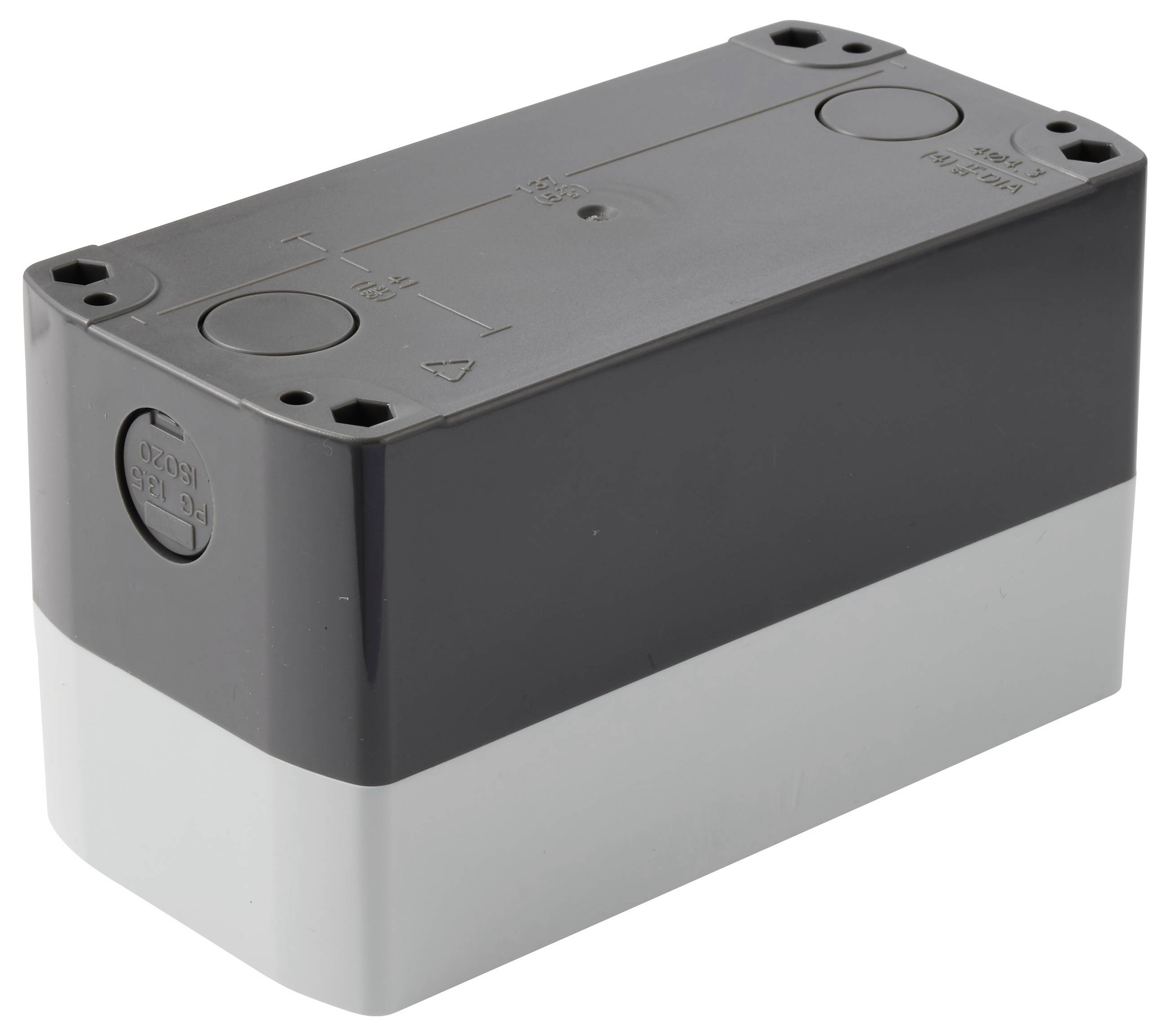 Ein zweifarbiger grauer rechteckiger elektrischer Schaltschrank oder batterieähnlicher Kasten, isoliert auf weißem Hintergrund dargestellt.