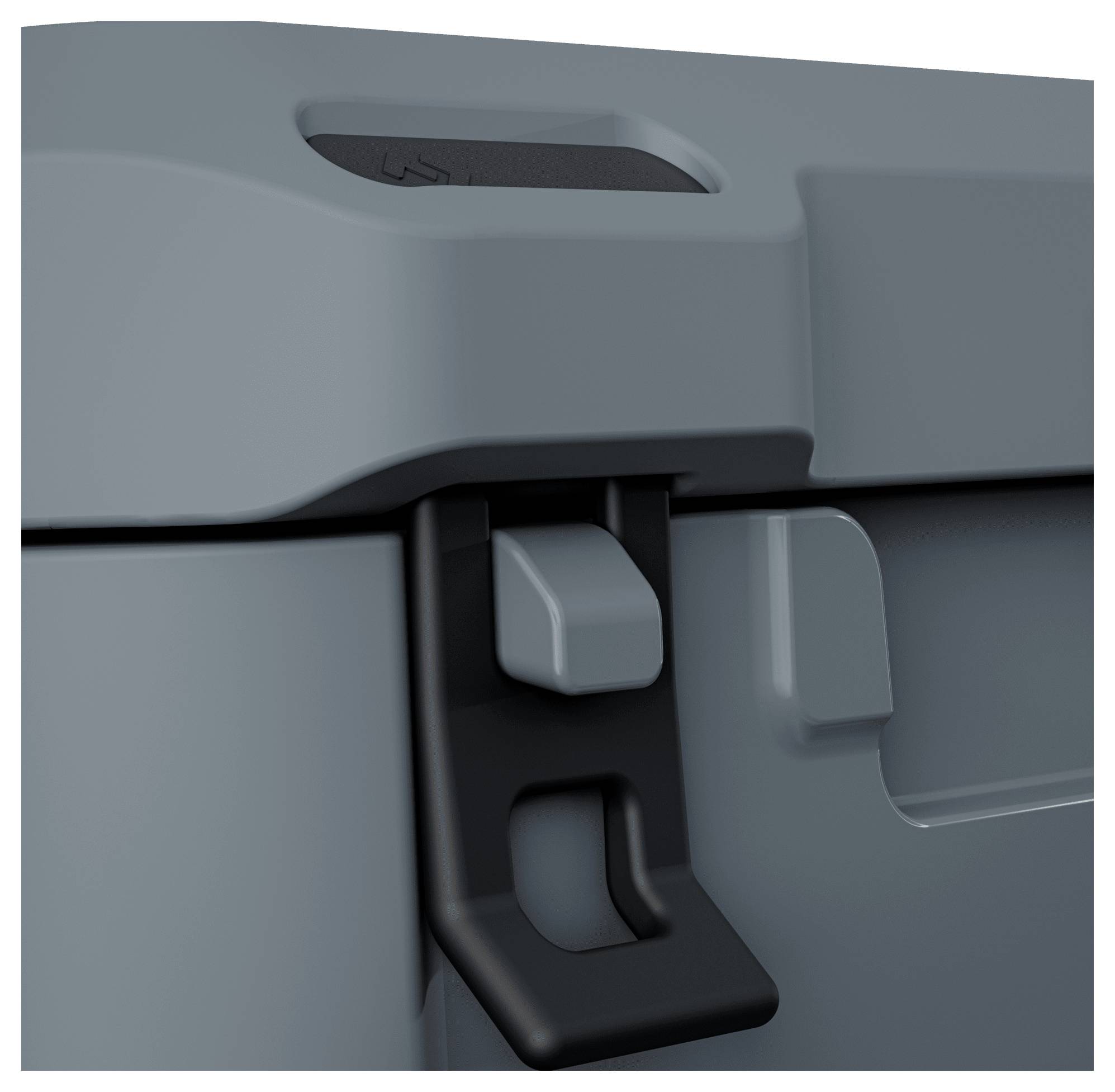 Nahaufnahme eines grauen Kunststoffverschlussmechanismus auf einem Behälter oder Koffer, der eine zentrale Verriegelungslasche und eine versenkte Griffnut zeigt.