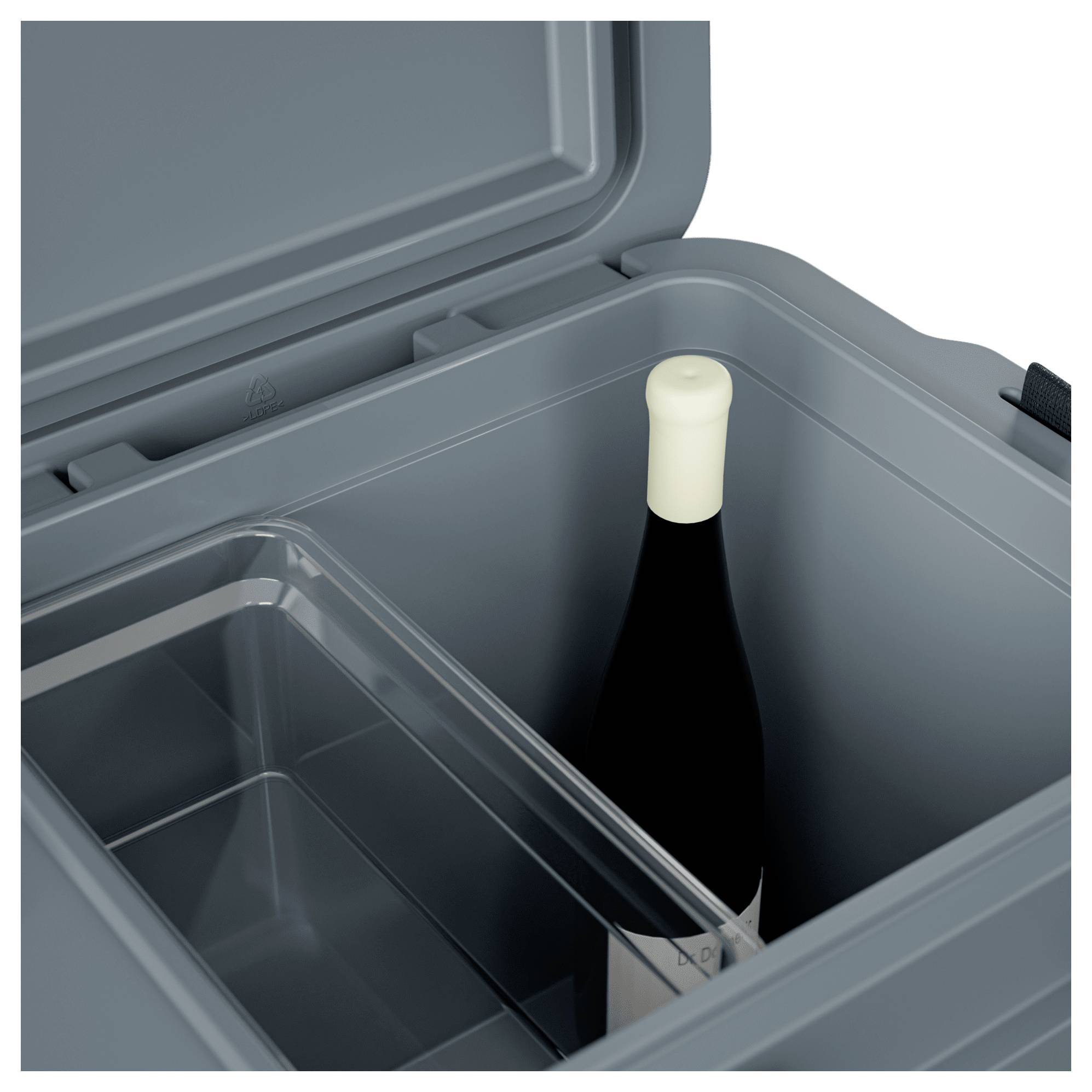 Offener Kühlbehälter mit einer Weinflasche und einem durchsichtigen Kunststoffbehälter innen, zeigt isolierte Lagerfächer.