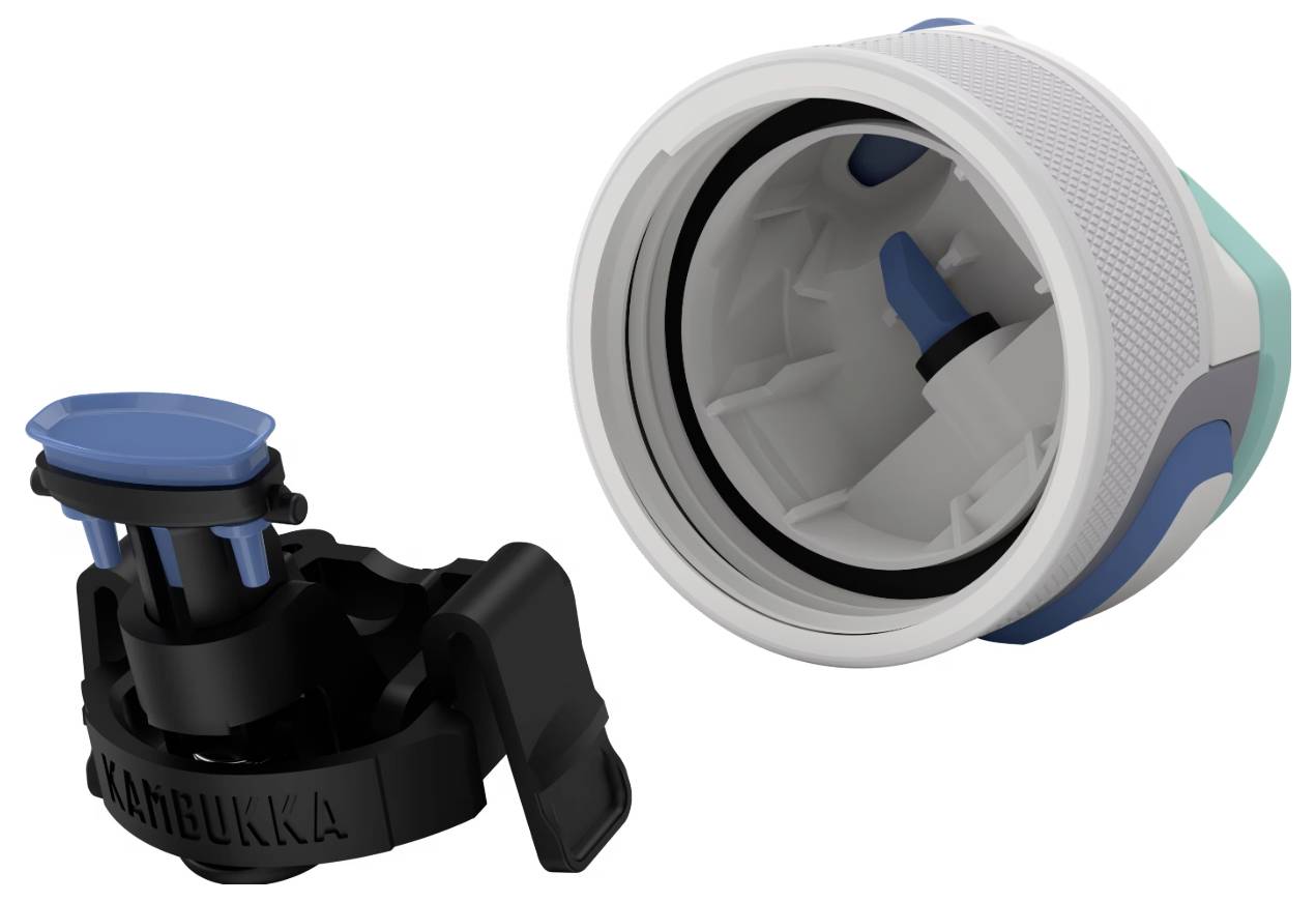 Ein Reisebecher mit entferntem Deckel, der das Innere zeigt, und ein Knopf auf dem Deckel zum Öffnen und Schließen.