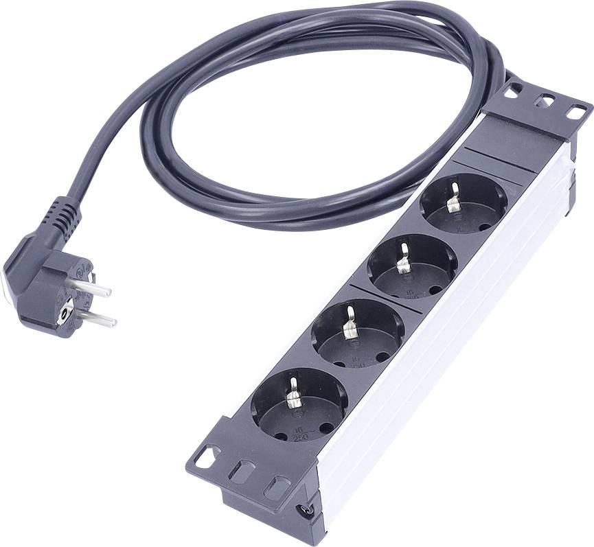 Eine Steckdosenleiste mit drei Steckdosen und einem angebrachten Stecker liegt flach.