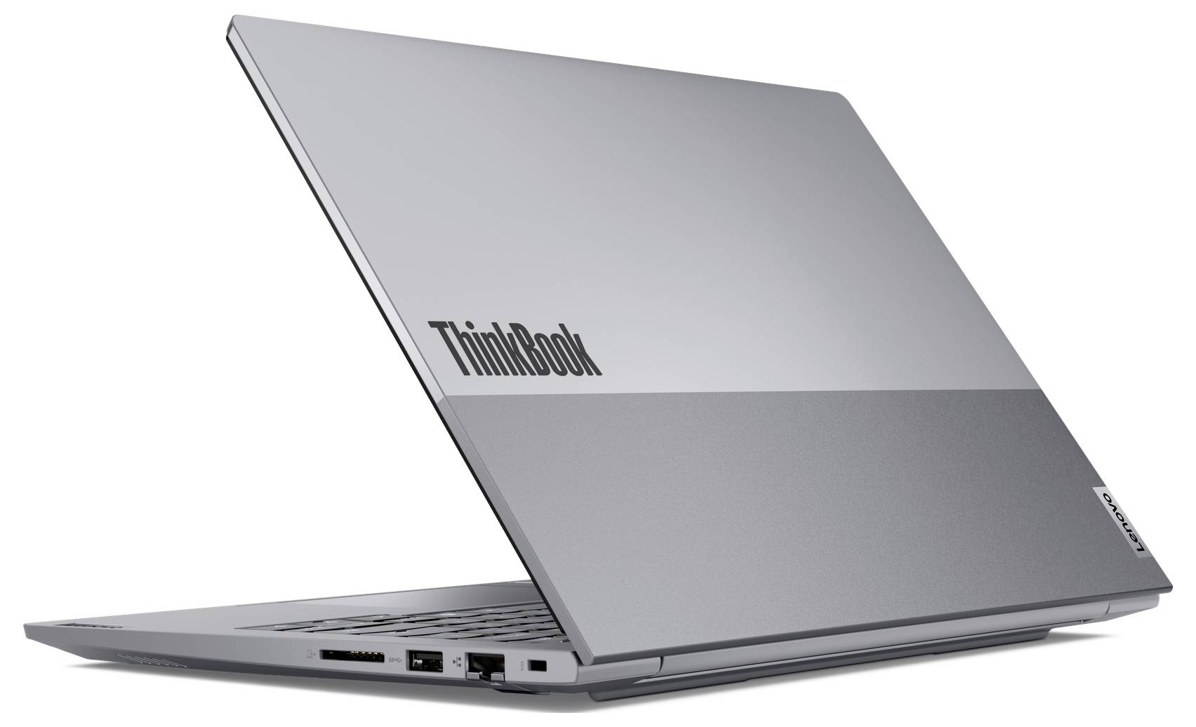 Silberner Lenovo ThinkBook-Laptop in geschlossenem Zustand in einer Dreiviertelansicht auf weißem Hintergrund.