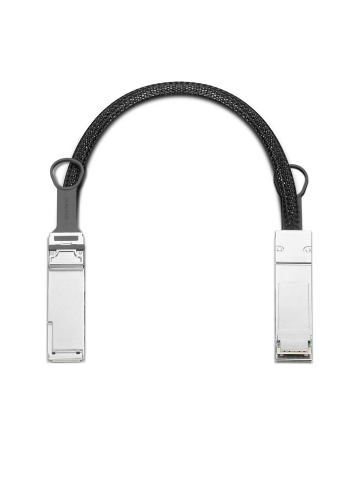 Ein schwarzes tragbares Akkupack von Dell mit einem aufgewickelten USB-C-Kabel, konzipiert zum Aufladen von elektronischen Geräten unterwegs.