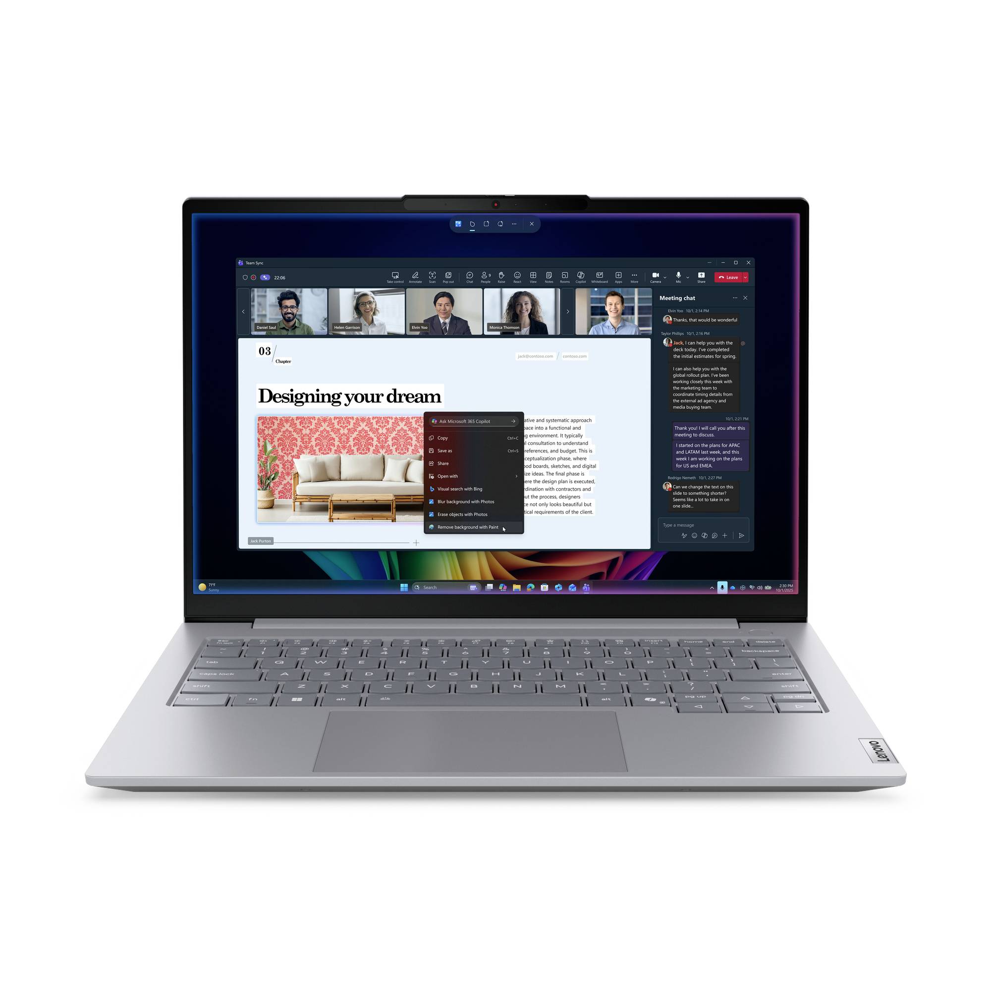 Silberner Laptop zeigt ein Videotreffen mit fünf Teilnehmern und ein gemeinsames Dokument mit dem Titel „Designing your dream