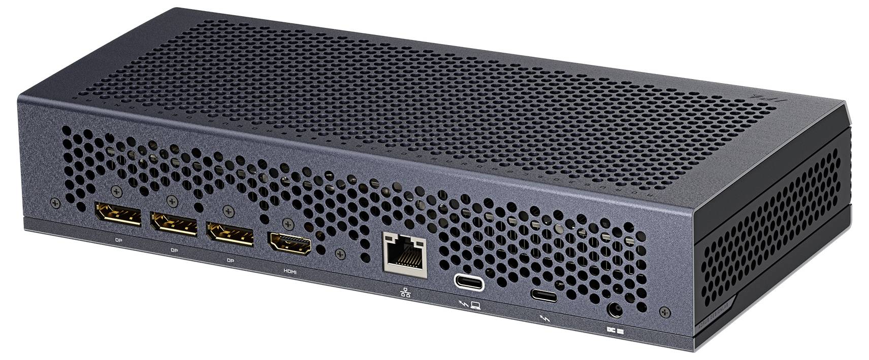 „Rückansicht eines schwarzen Geräts mit vier HDMI-Anschlüssen, Ethernet-Anschluss, USB-C-Anschluss und Stromversorgungsanschluss. Die Oberfläche verfügt über eine gelochte Belüftung.