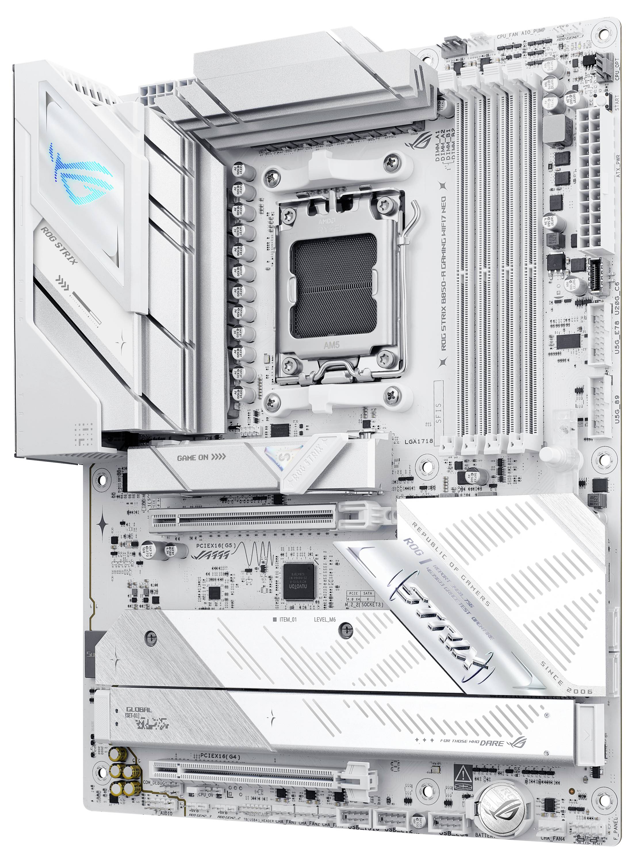 Kleiner Elektromotor mit Metallgehäuse, Etikett mit Modell- und Herstellerangaben sowie angebrachte Verkabelung für die Konnektivität.