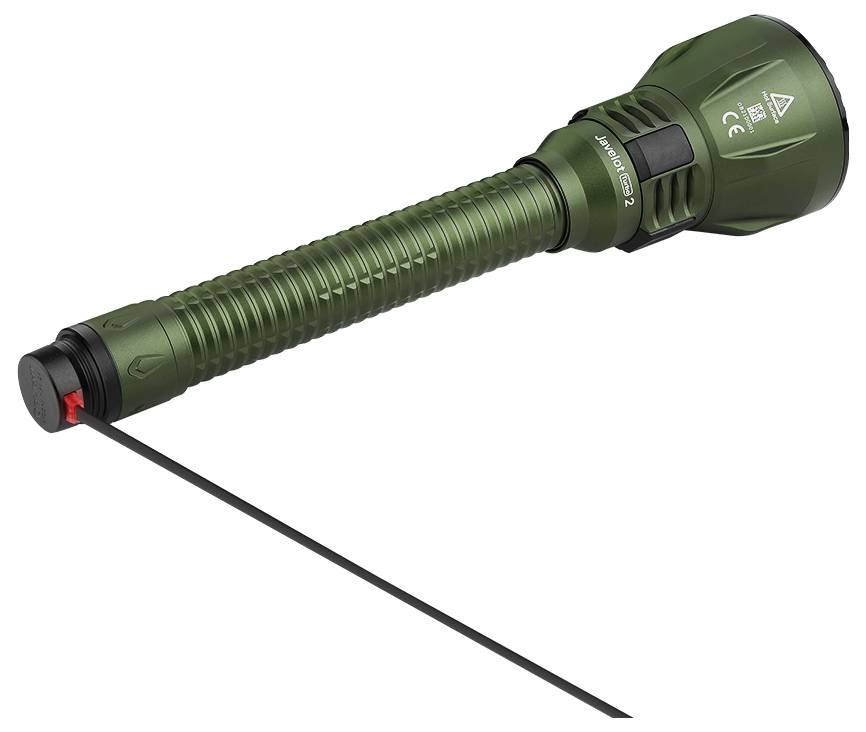 Eine grüne taktische Taschenlampe mit geriffeltem Griff, breitem Kopf und einer Stromtaste am Ende, verbunden mit einem schwarzen Ladekabel.