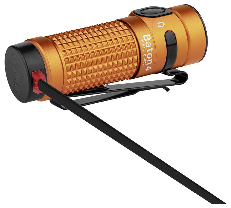 Eine leuchtend orangefarbene Taschenlampe mit der Bezeichnung „Baton 4", ausgestattet mit einem strukturierten Griff und einem schwarzen Ladekabel an der Seite.