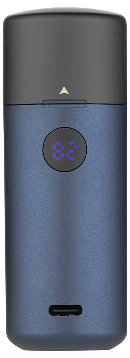 Ein tragbares blaues elektronisches Gerät mit schwarzem Deckel, digitalem Display mit der Anzeige „22" und einem USB-Anschluss am Boden zum Aufladen.