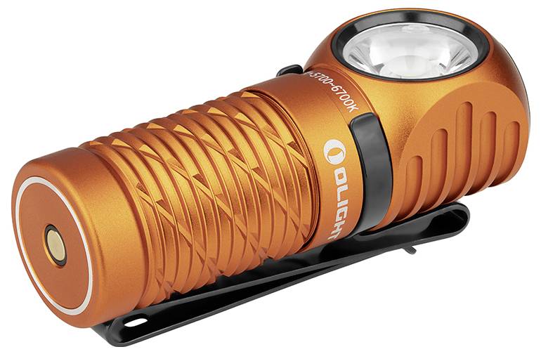 Eine orangefarbene Taschenlampe mit strukturiertem Griff und Clip an der Seite, entworfen für Portabilität und Beleuchtung.