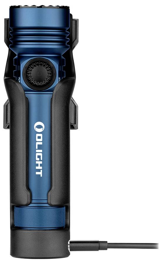 Eine blau und schwarz gefärbte Taschenlampe mit "Olight"-Branding, die ein aufladbares Design und eine Seitentaste aufweist und über ein Ladekabel angeschlossen ist.