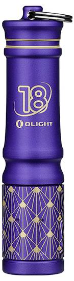 Eine violette Taschenlampe mit einem goldenen geometrischen Muster und der Nummer „18