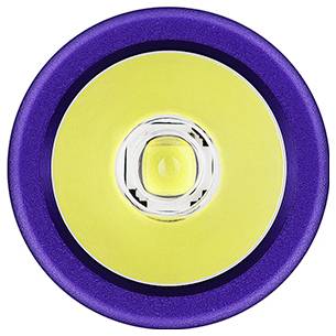 Das Bild zeigt die Vorderansicht eines Taschenlampenköpfchens mit einer gelben LED in der Mitte, umgeben von einem breiteren violetten Ring.