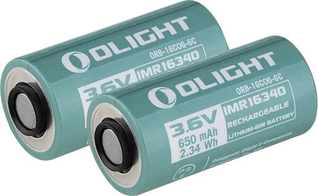 Zwei türkise wiederaufladbare Olight-Batterien, Modell IMR16340, mit einer Nennspannung von 3,6V, 650mAh und 2,34Wh, in einer Seitenansicht nebeneinander dargestellt.