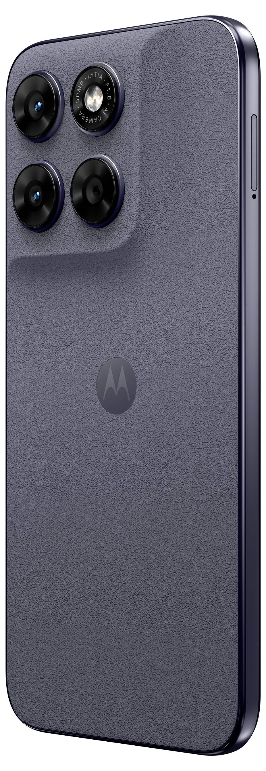 Ein Smartphone mit vier rückseitigen Kameras und einer eleganten grauen Oberfläche, das ein Motorola-Logo zeigt.
