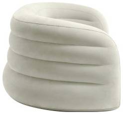 Seitenansicht eines violetten Smartphones mit zwei Lautstärkereglern und einer ausgeprägten hinteren Kamerabaugruppe.