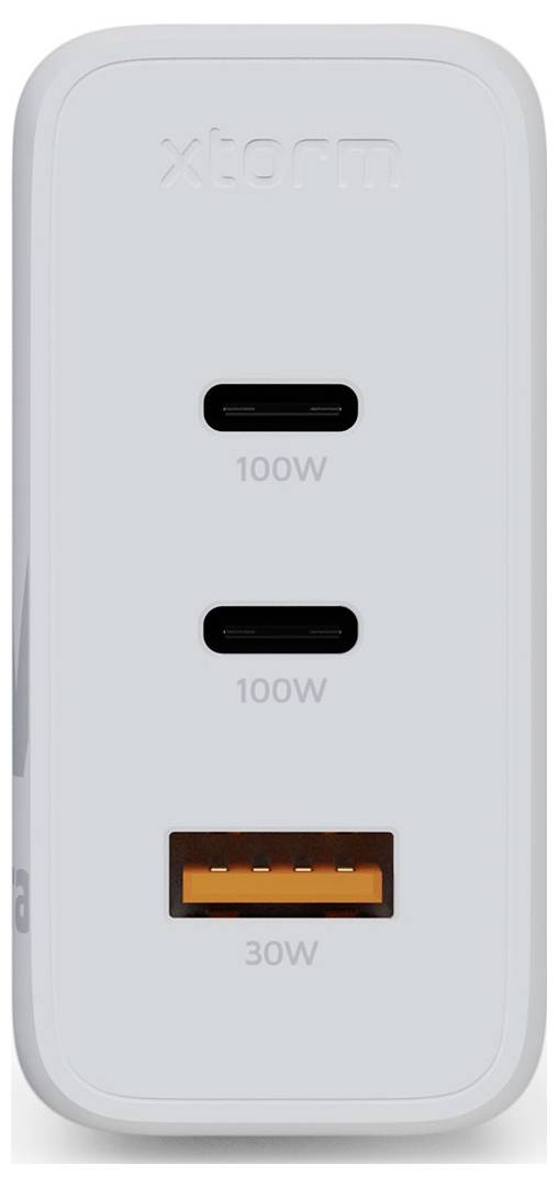 Ein weißes Xtorm-Ladegerät mit zwei USB-C-Anschlüssen mit der Bezeichnung „100W
