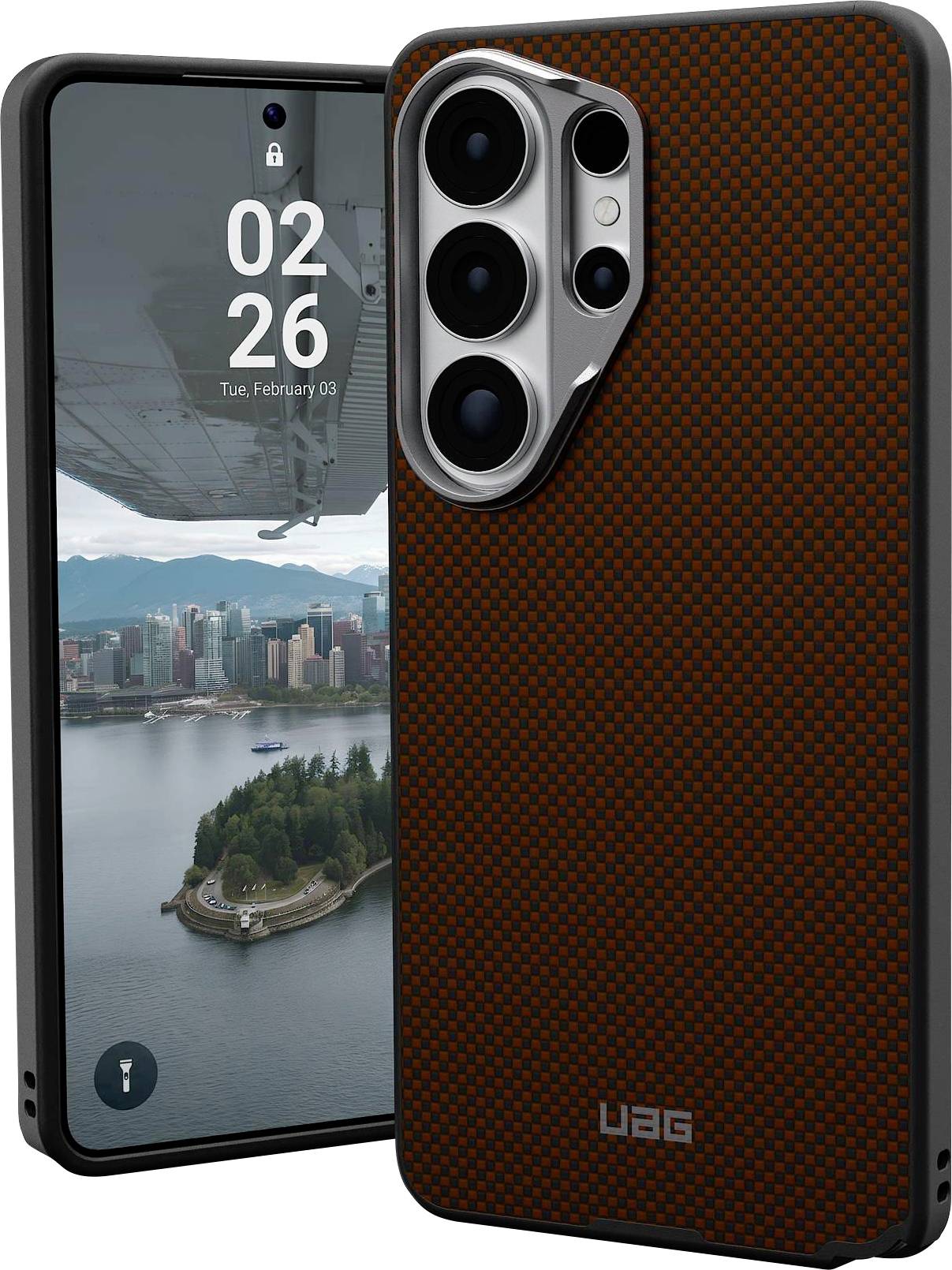 Ein Smartphone mit einer urbanen Landschafts-Tapete ist teilweise geöffnet und zeigt die Uhrzeit und das Datum an. Das Telefon hat eine Schutzhülle mit einem strukturierten rot-schwarzen Muster.