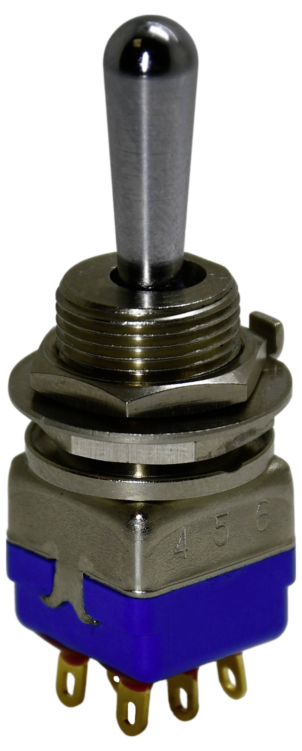 Ein Metallkippschalter mit blauer Basis und sechs goldenen Anschlüssen, entwickelt für elektronische Geräte.